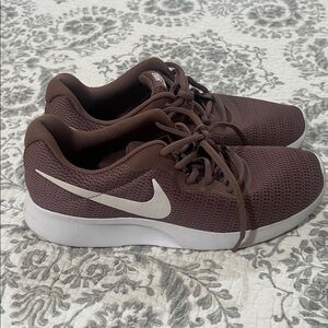 Nike Chocolate Mauve brown Sneakers with Cream Swoosh women’s 10
